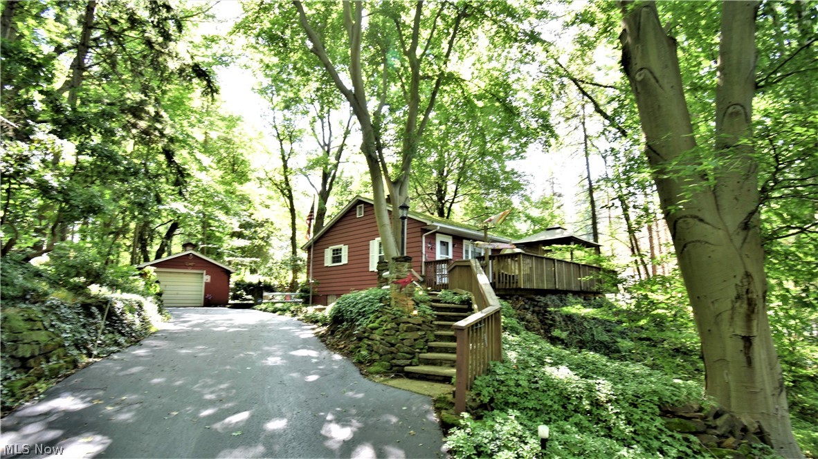 1545 Brookfield Road Hubbard, OH 44425 - Photo 1 of 33 Gallery Image 1
