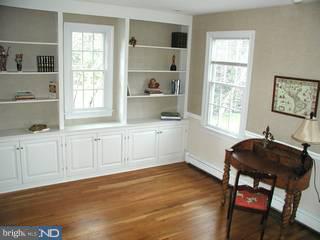 8 Fox Run Road Pennington, NJ 08534 - Photo 5 of 6