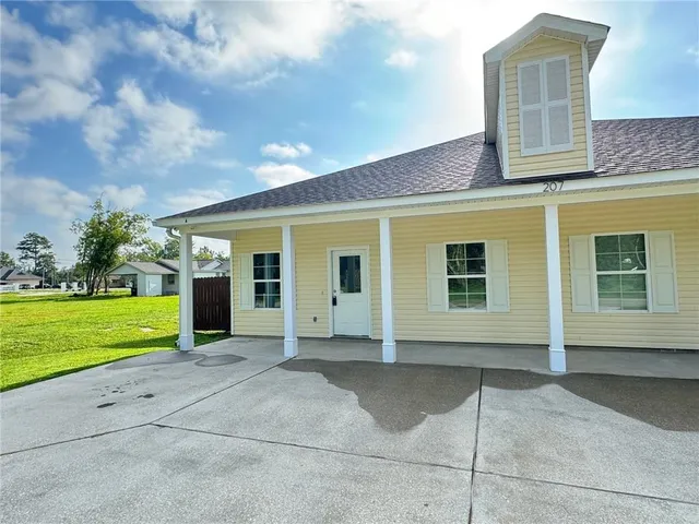 $1,400 | 207 South Laurel Street, Unit B, Hammond, LA 70403