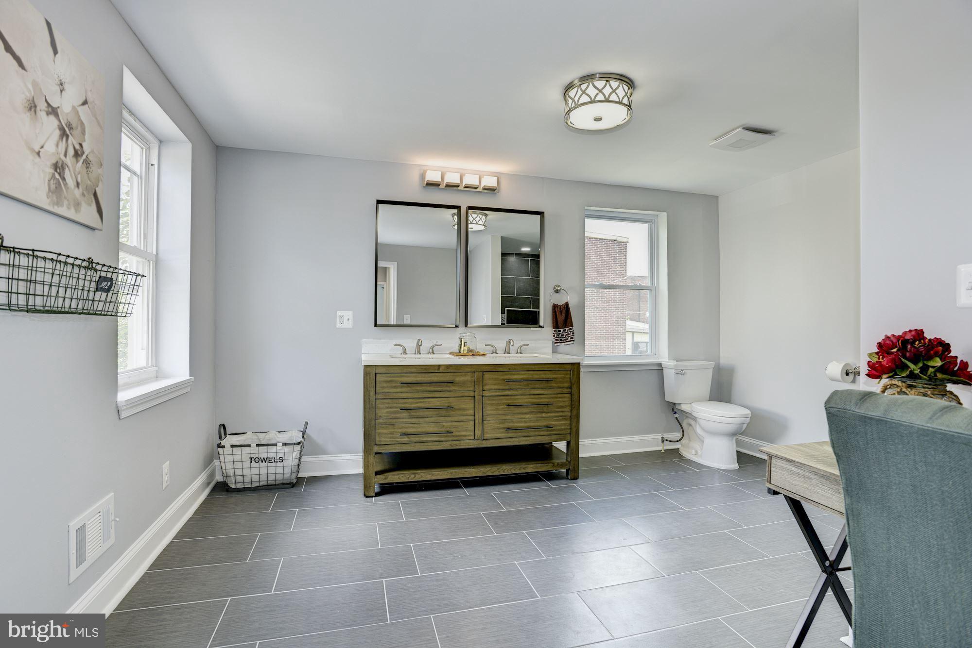 529 Mosher Street Baltimore, MD 21217 - Photo 13 of 30 Primary Bedroom Suite Bath