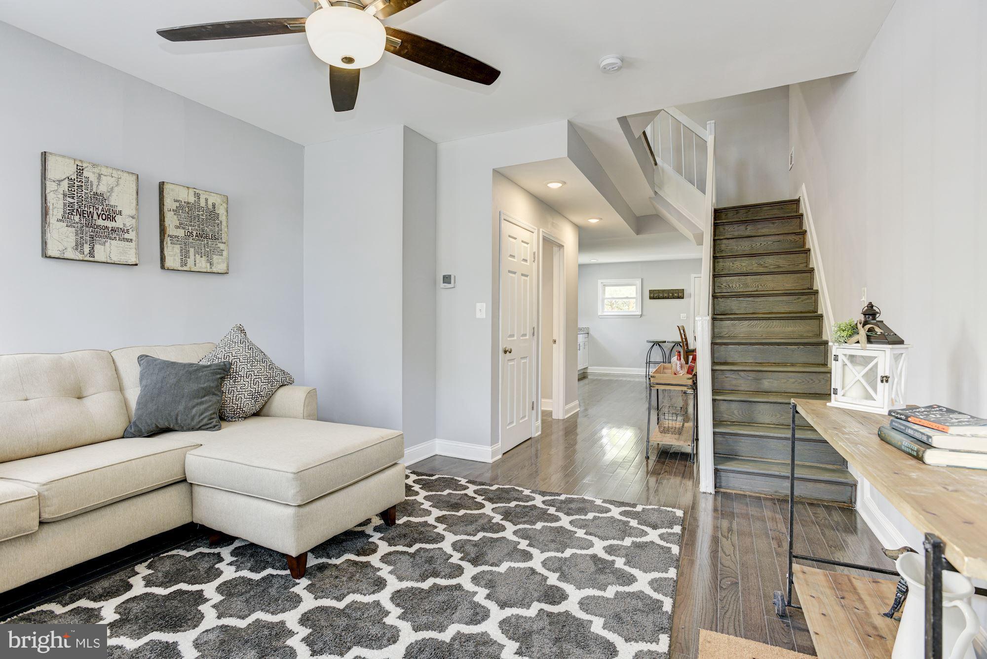 529 Mosher Street Baltimore, MD 21217 - Photo 3 of 30 Living Room