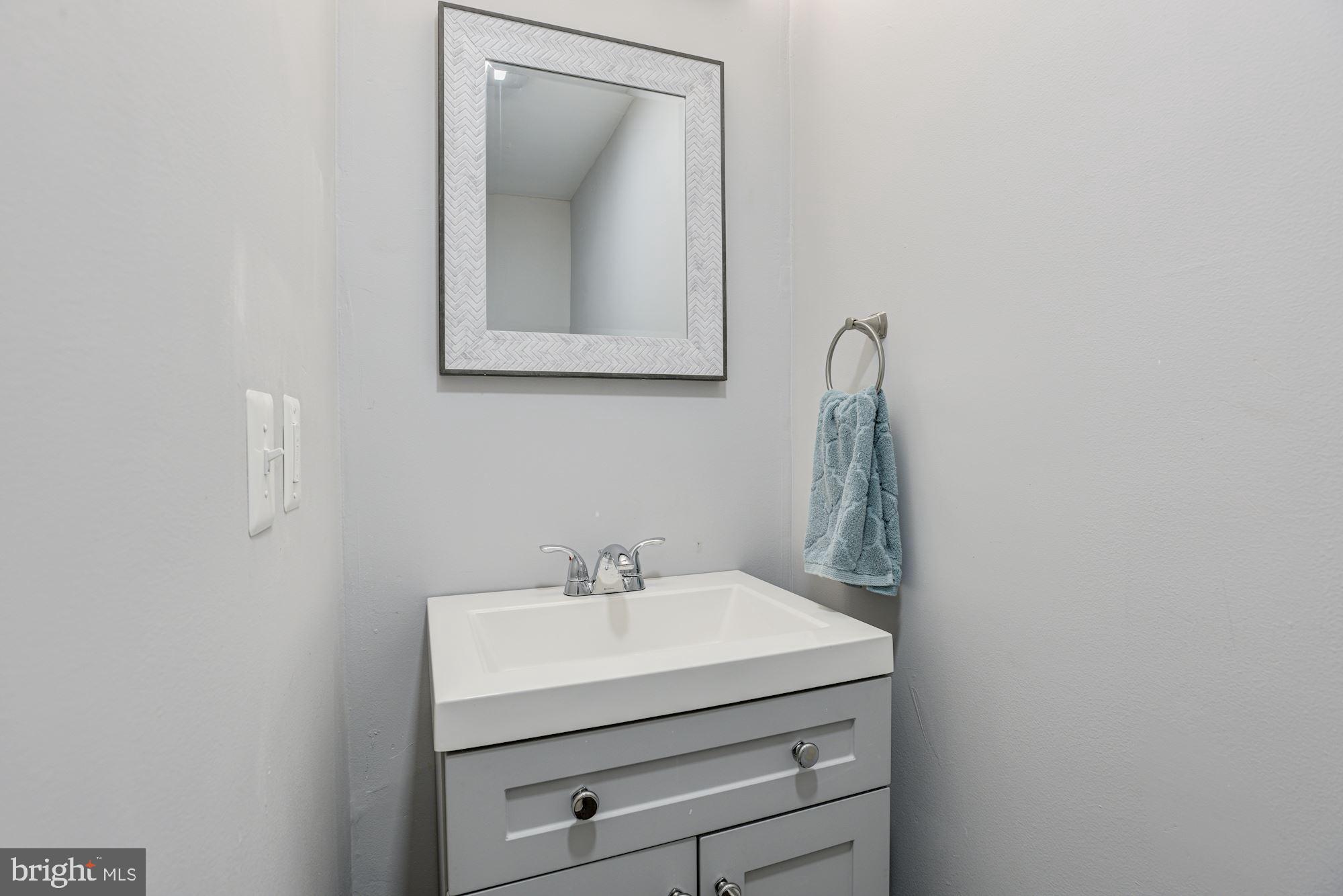 529 Mosher Street Baltimore, MD 21217 - Photo 10 of 30 Powder Room