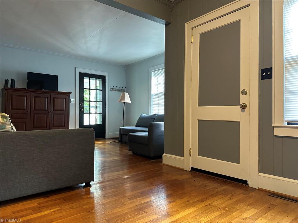 716 West Main Street Elkin, NC 28621 - Photo 4 of 27