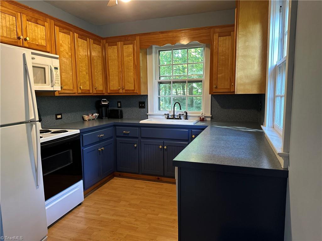 716 West Main Street Elkin, NC 28621 - Photo 9 of 27