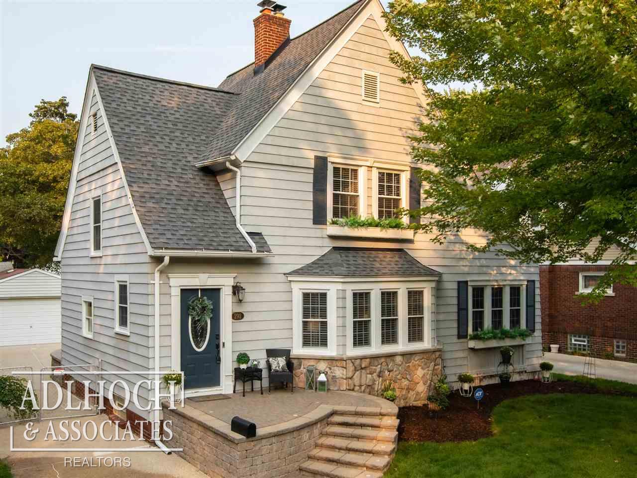 292 Kerby Road Grosse Pointe Farms, MI 48236 - Photo 1 of 26