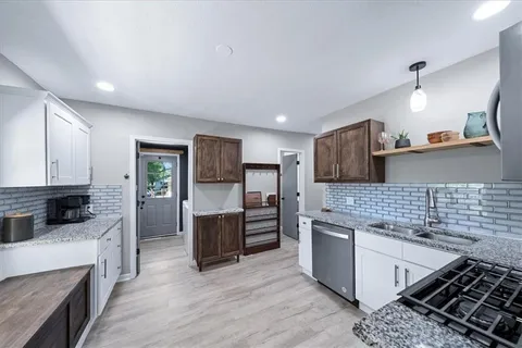 $260,000 | 1502 East 135th Street, Grandview, MO 64030