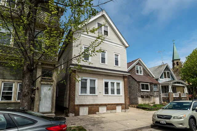 $599,000 | 816 East Clarke Street, Milwaukee, WI 53212