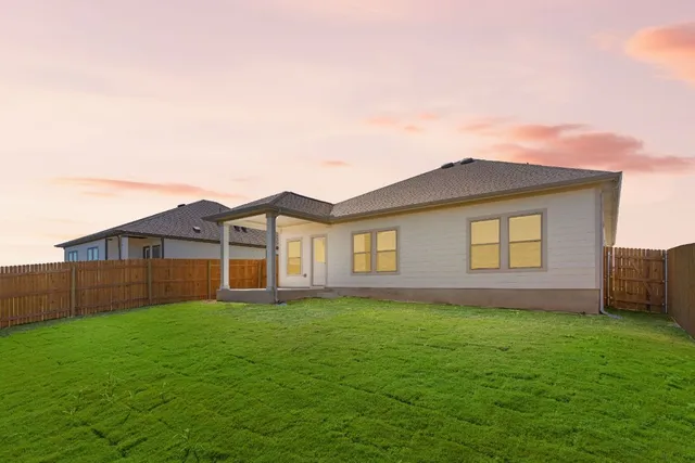 $313,500 | 204 Sleep Hollow, Jarrell, TX 76537