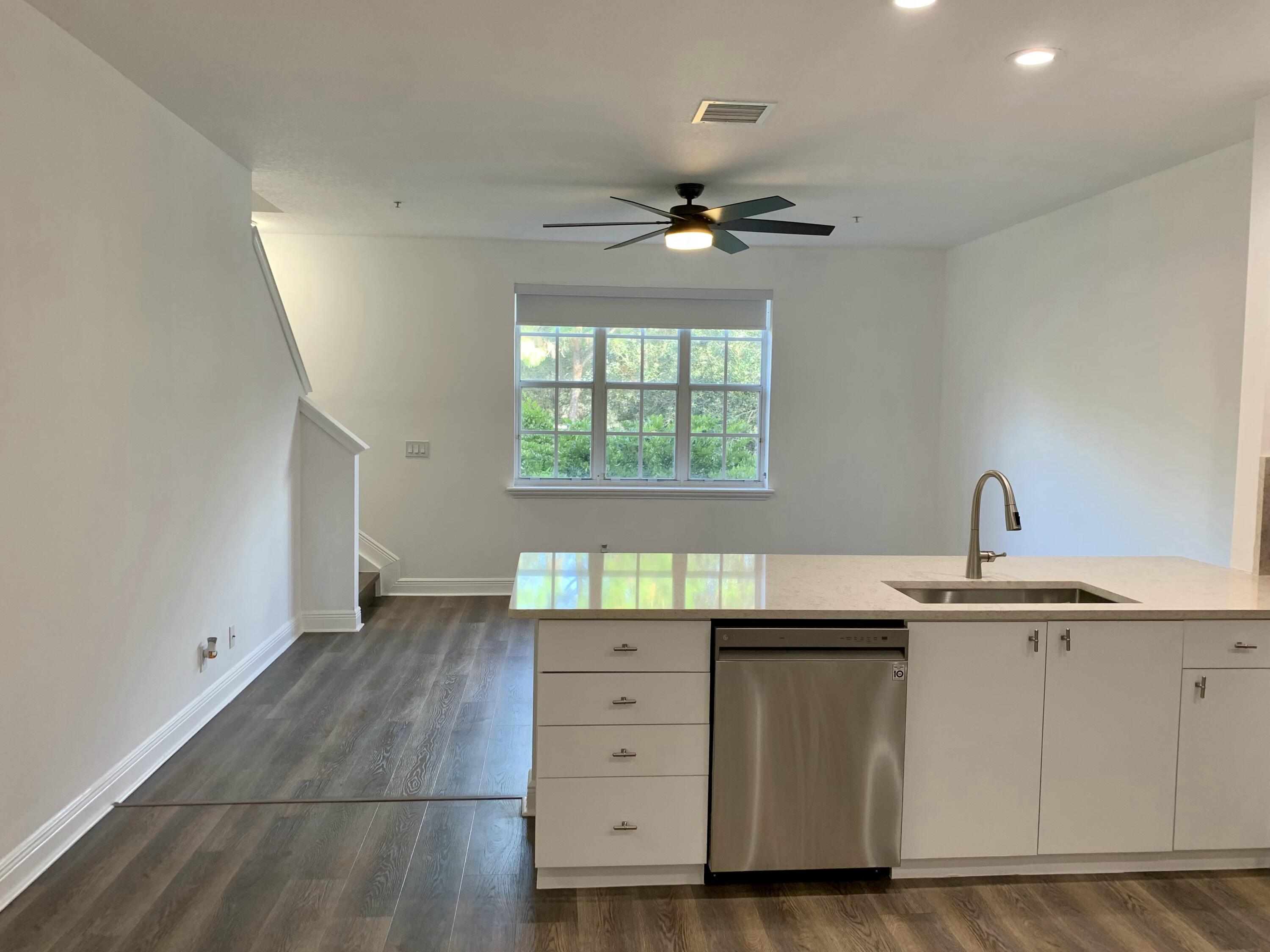 104 Jesup Lane Jupiter, FL 33458 - Photo 11 of 35 KITCHEN