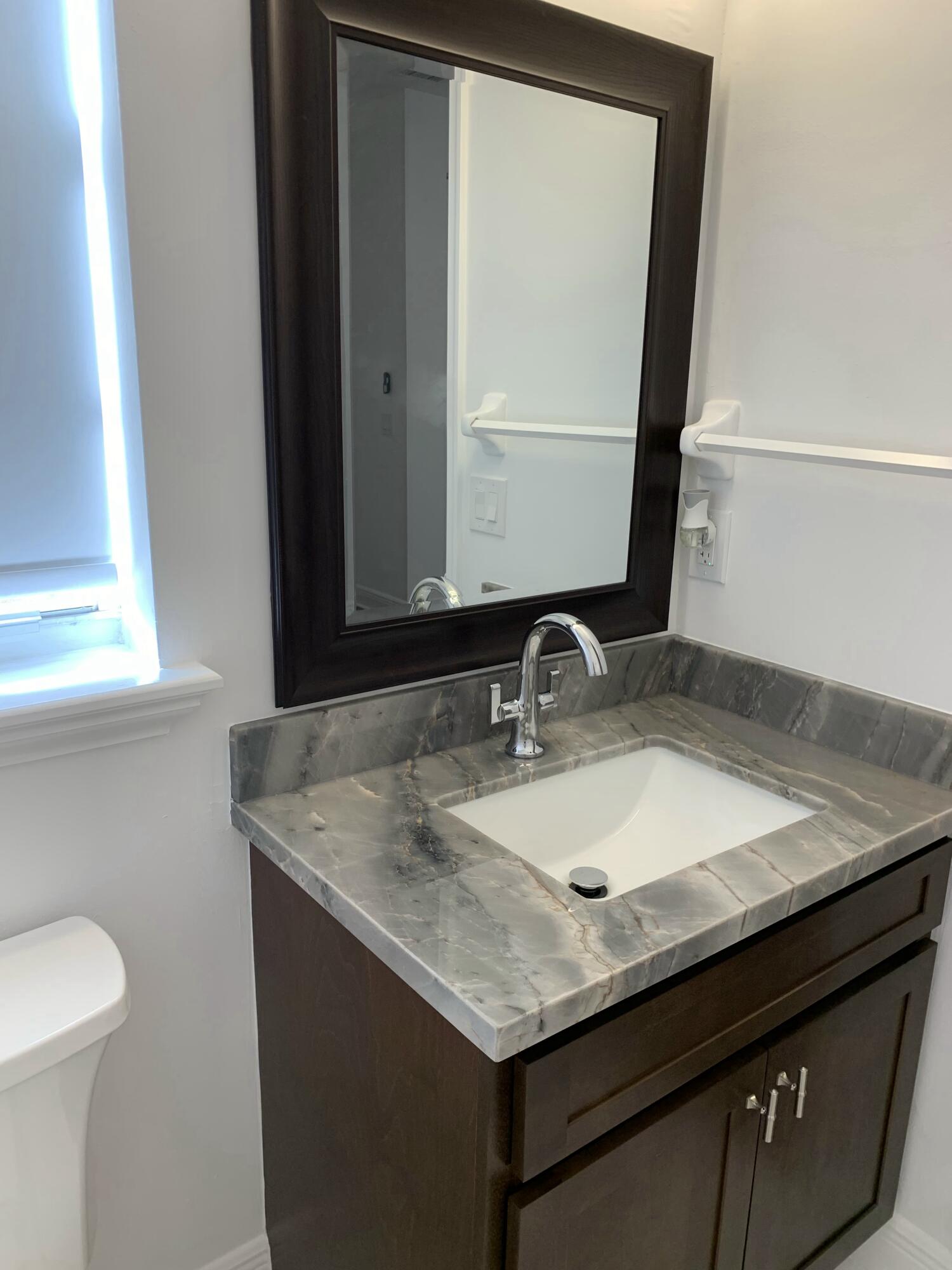 104 Jesup Lane Jupiter, FL 33458 - Photo 22 of 35 FULL BATH 2ND LEVEL