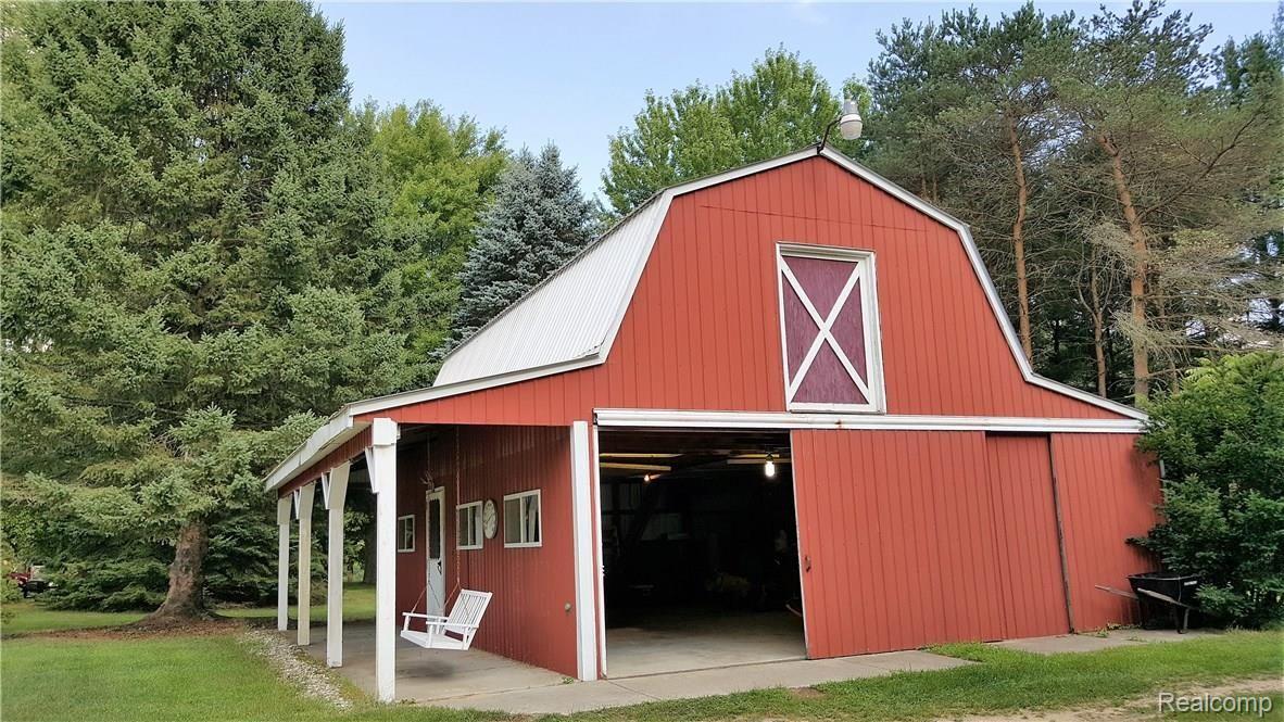 6128 Cedar Lake Road Pinckney, MI 48169 - Photo 2 of 45 Overhang