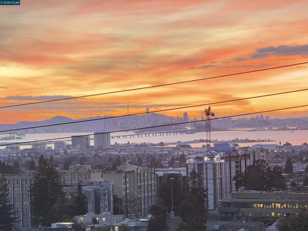 2-2 Panoramic Way, Unit 304 Berkeley, CA 94704 - Photo 3 of 43