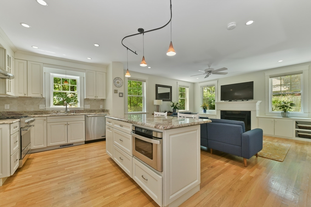 12 Coolidge Avenue Lexington, MA 02420 - Photo 5 of 24