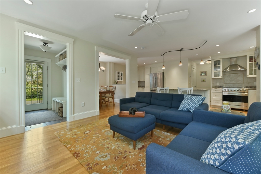 12 Coolidge Avenue Lexington, MA 02420 - Photo 6 of 24