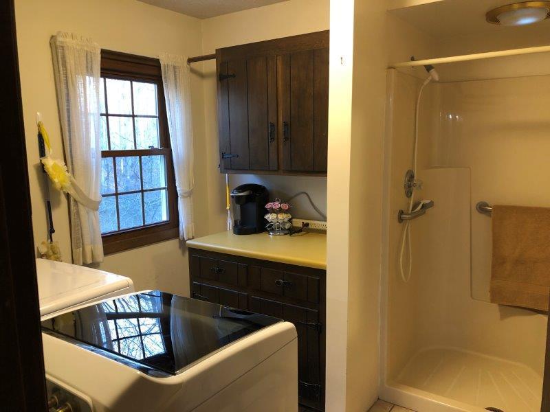 105 Greystone Drive Oak Ridge, TN 37830 - Photo 14 of 35 17 Laundry Room