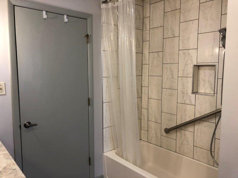 105 Greystone Drive Oak Ridge, TN 37830 - Photo 22 of 35 26 Upstairs Bath.2