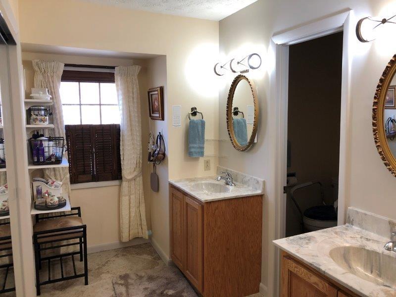 105 Greystone Drive Oak Ridge, TN 37830 - Photo 28 of 35 32 Master Bath