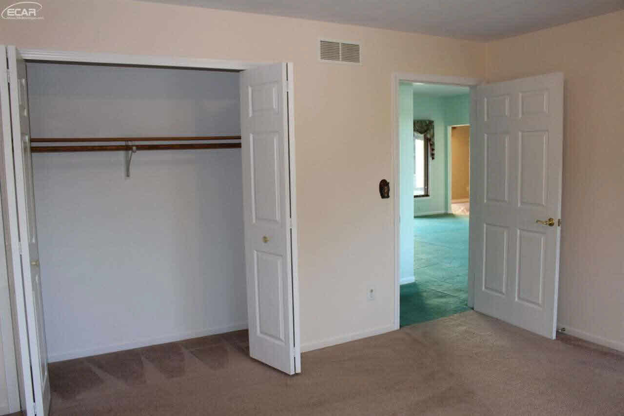 12363 West Mount Morris Road Flushing, MI 48433 - Photo 13 of 35 21199290-12.JPG