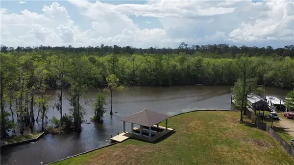 $500,000 | 21567-21559 Blue Marlin Drive, Springfield, LA 70462