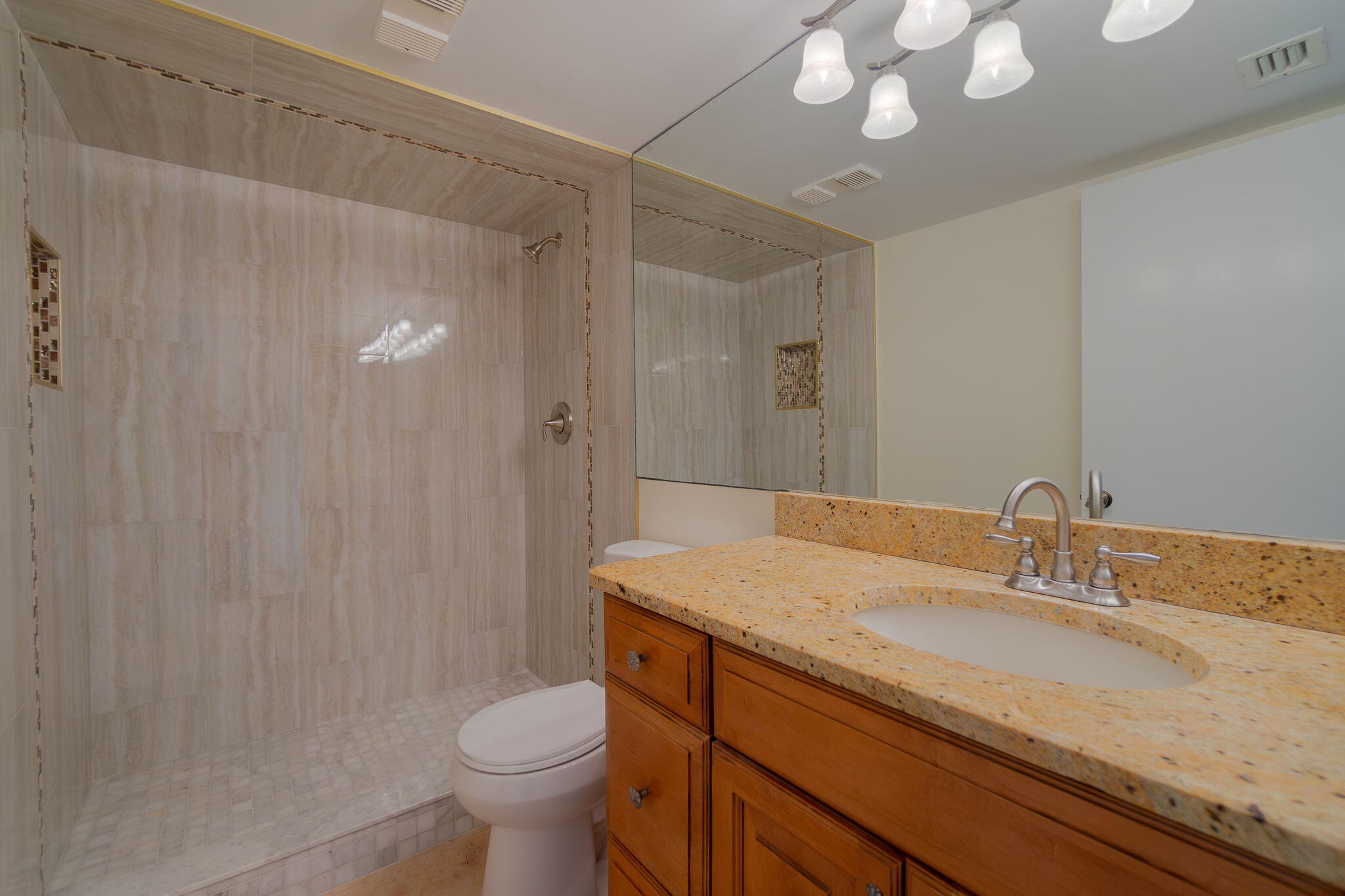 1300 Florida A1A, Unit 313 Jupiter, FL 33477 - Photo 19 of 32 17-web-or-mls-DSC07348-Enhanced-NR