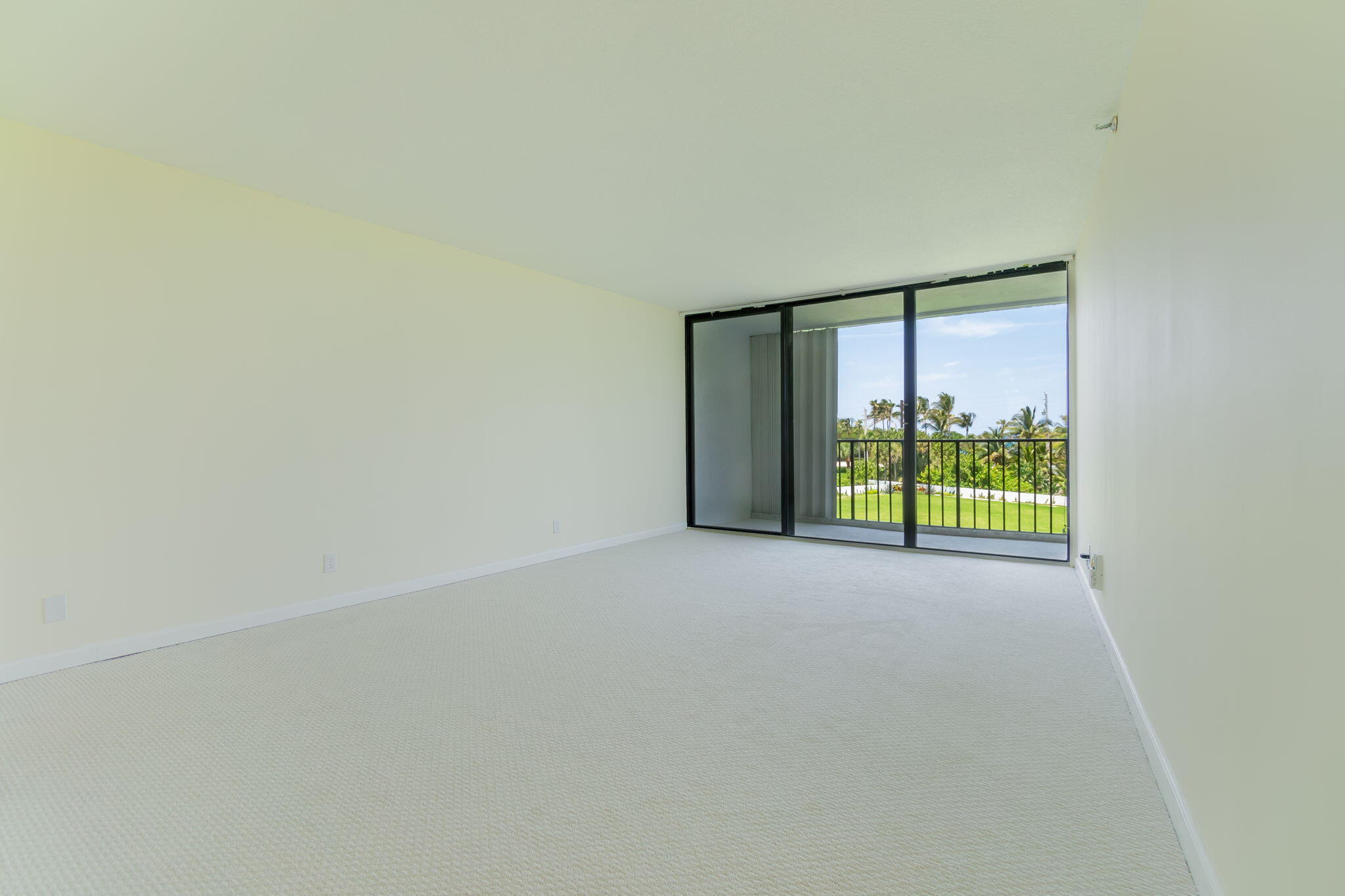 1300 Florida A1A, Unit 313 Jupiter, FL 33477 - Photo 10 of 32 8-web-or-mls-DSC07323-Enhanced-NR