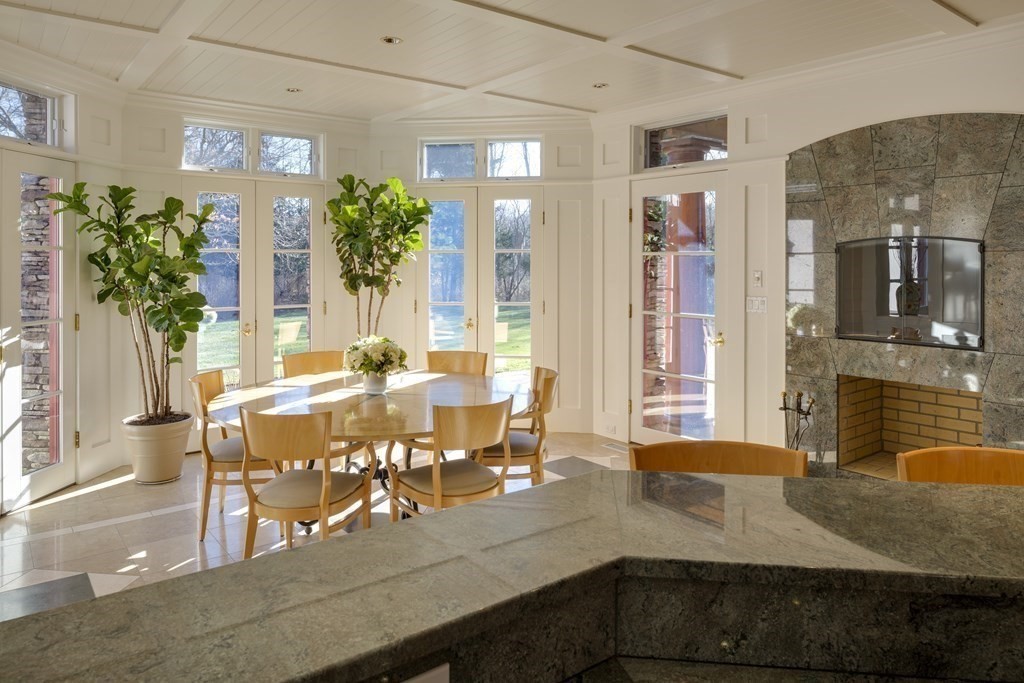 680 Strawberry Hill Road Concord, MA 01742 - Photo 8 of 23