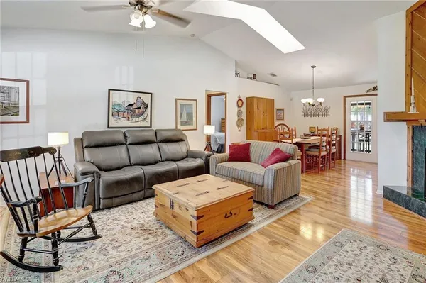 $3,000 | 3520 2nd Avenue Northeast, Naples, FL 34120