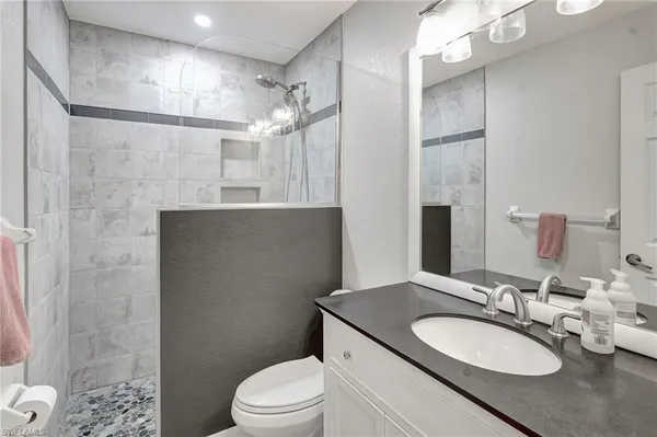 $3,000 | 3520 2nd Avenue Northeast, Naples, FL 34120