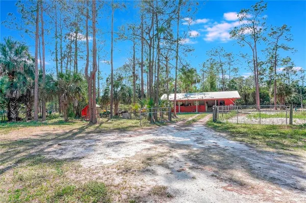 $3,000 | 3520 2nd Avenue Northeast, Naples, FL 34120