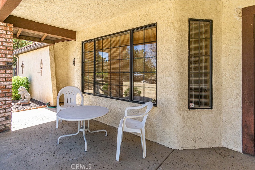 7040 Kenyon Avenue Hesperia, CA 92345 - Photo 4 of 75