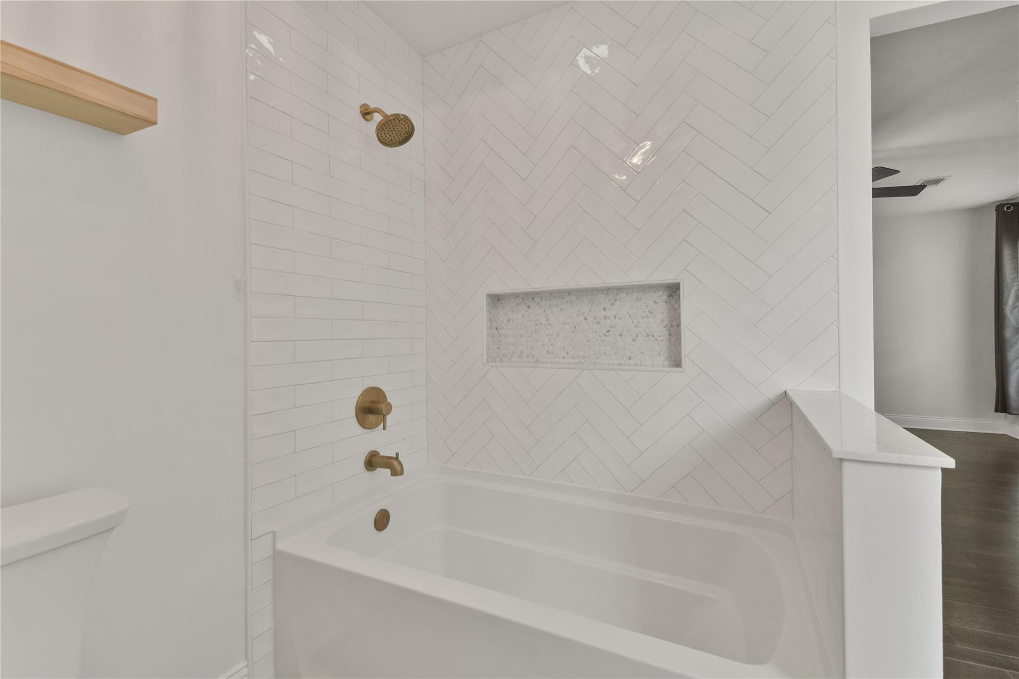 5014 Temple Bell Drive Spring, TX 77388 - Photo 20 of 30 Tub/shower combo