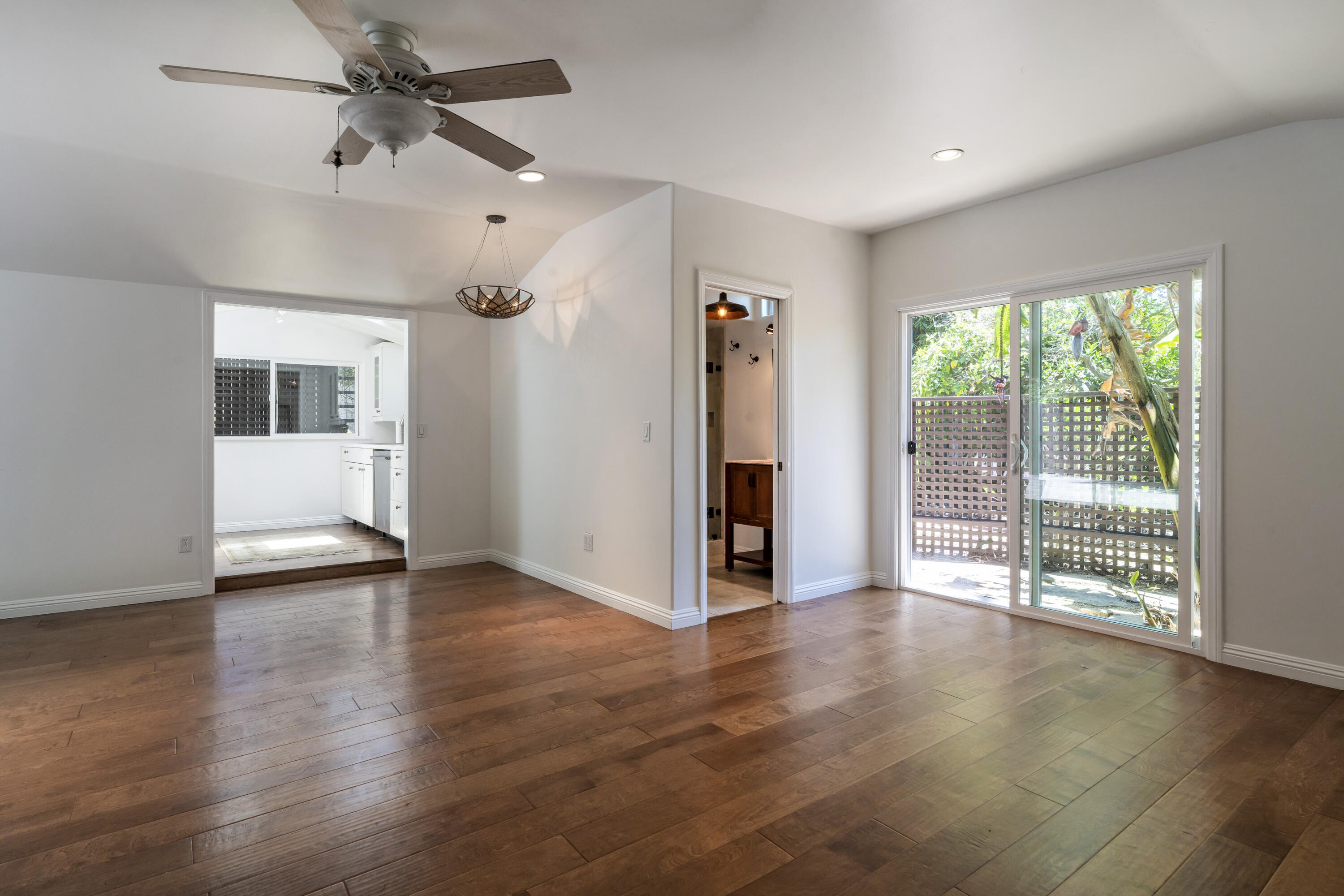 245 North Arboleda Road Santa Barbara, CA 93110 - Photo 17 of 23 Guest Cottage Interior
