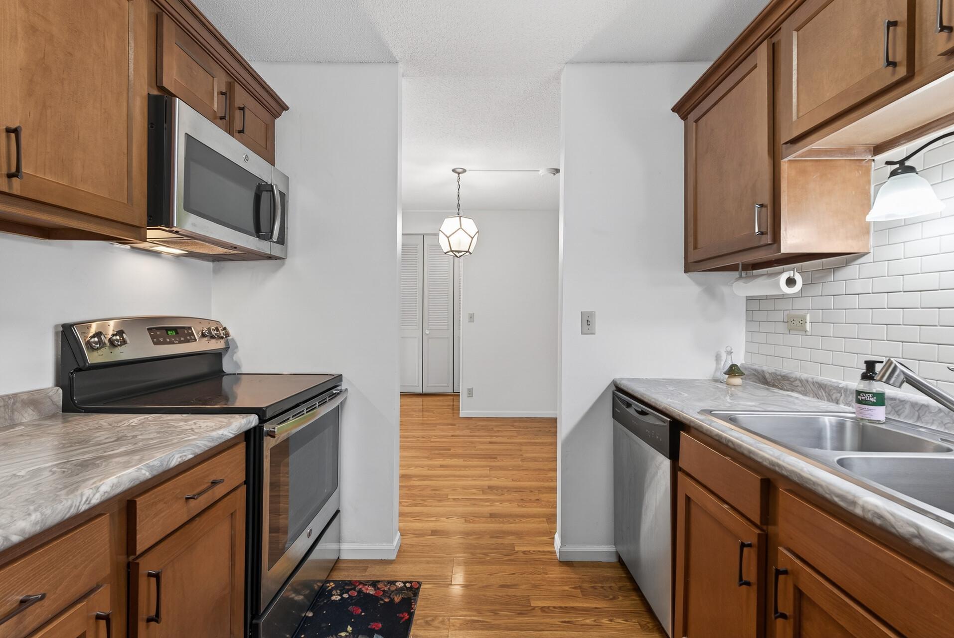 4045 Hodgson Road, Unit 211 Shoreview, MN 55126 - Photo 12 of 30