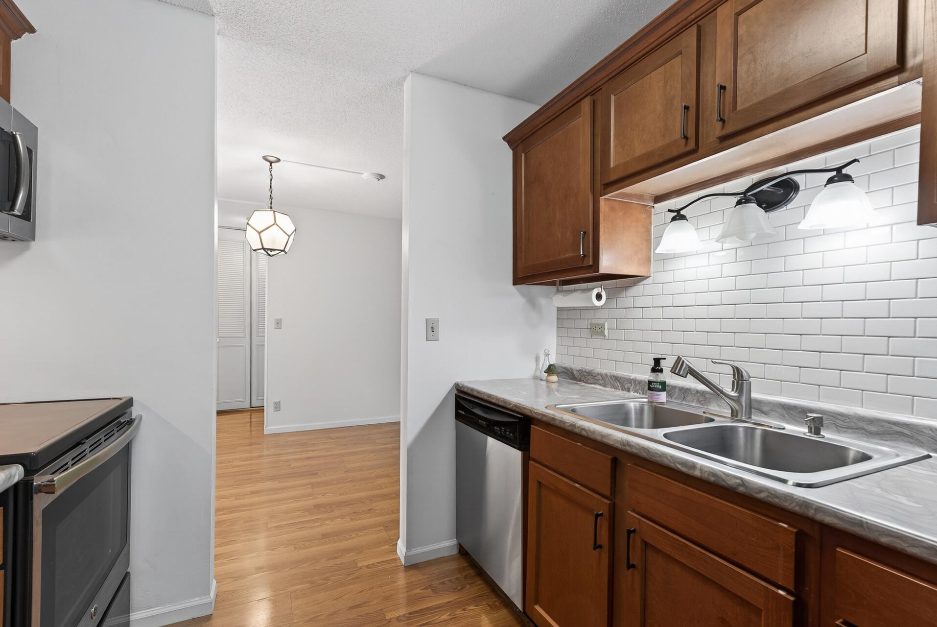 4045 Hodgson Road, Unit 211 Shoreview, MN 55126 - Photo 13 of 30