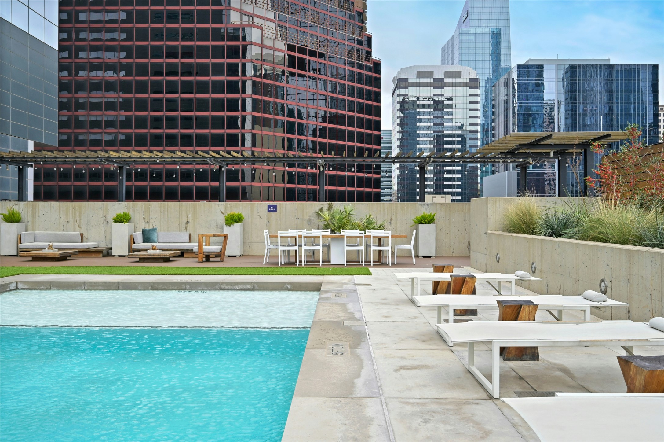 210 Lavaca Street, Unit 3601 Austin, TX 78701 - Photo 36 of 36 a view of fountain with a yard