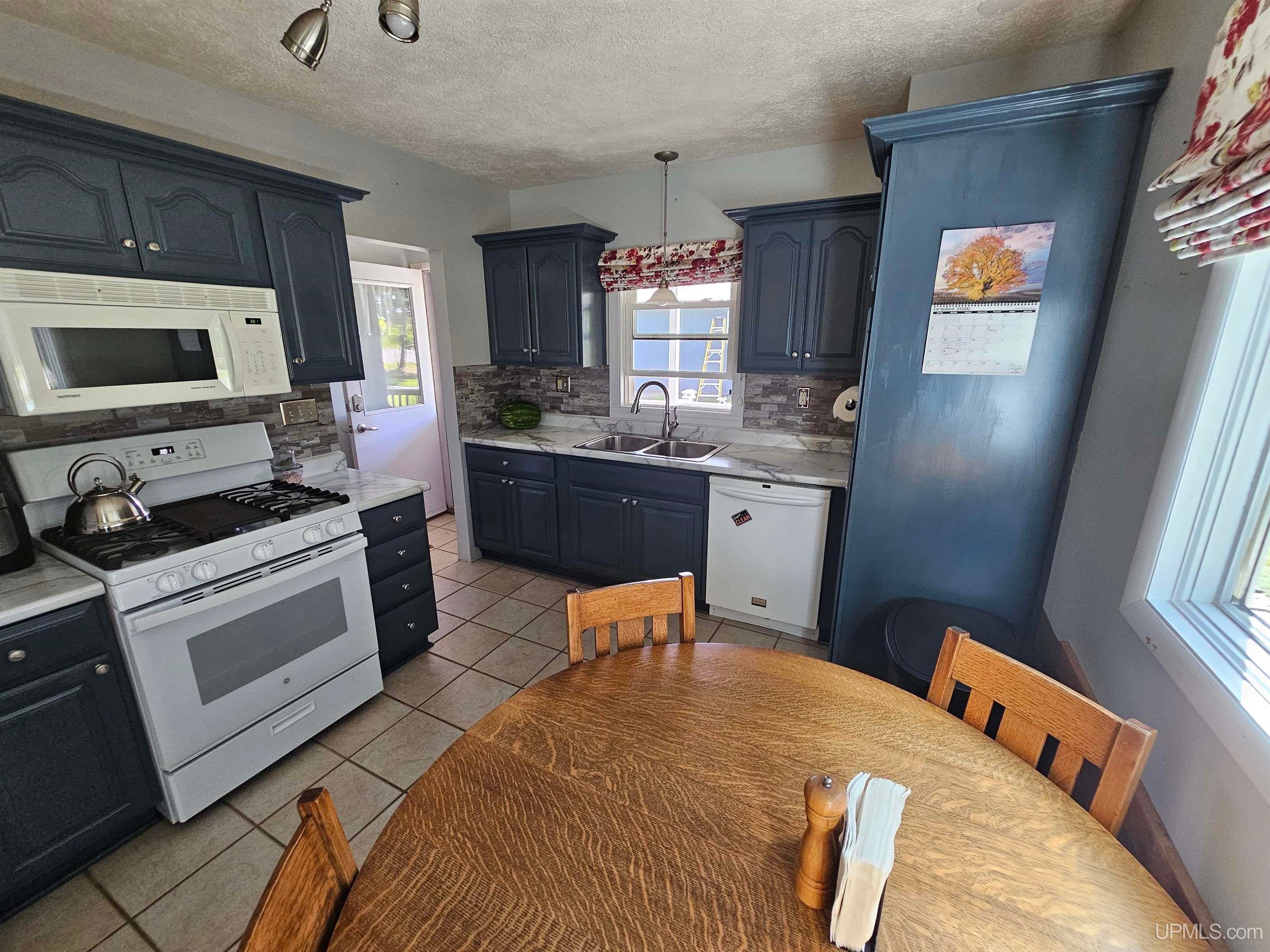 17811 Lee Road Lanse, MI 49946 - Photo 17 of 70 Gallery Image 17