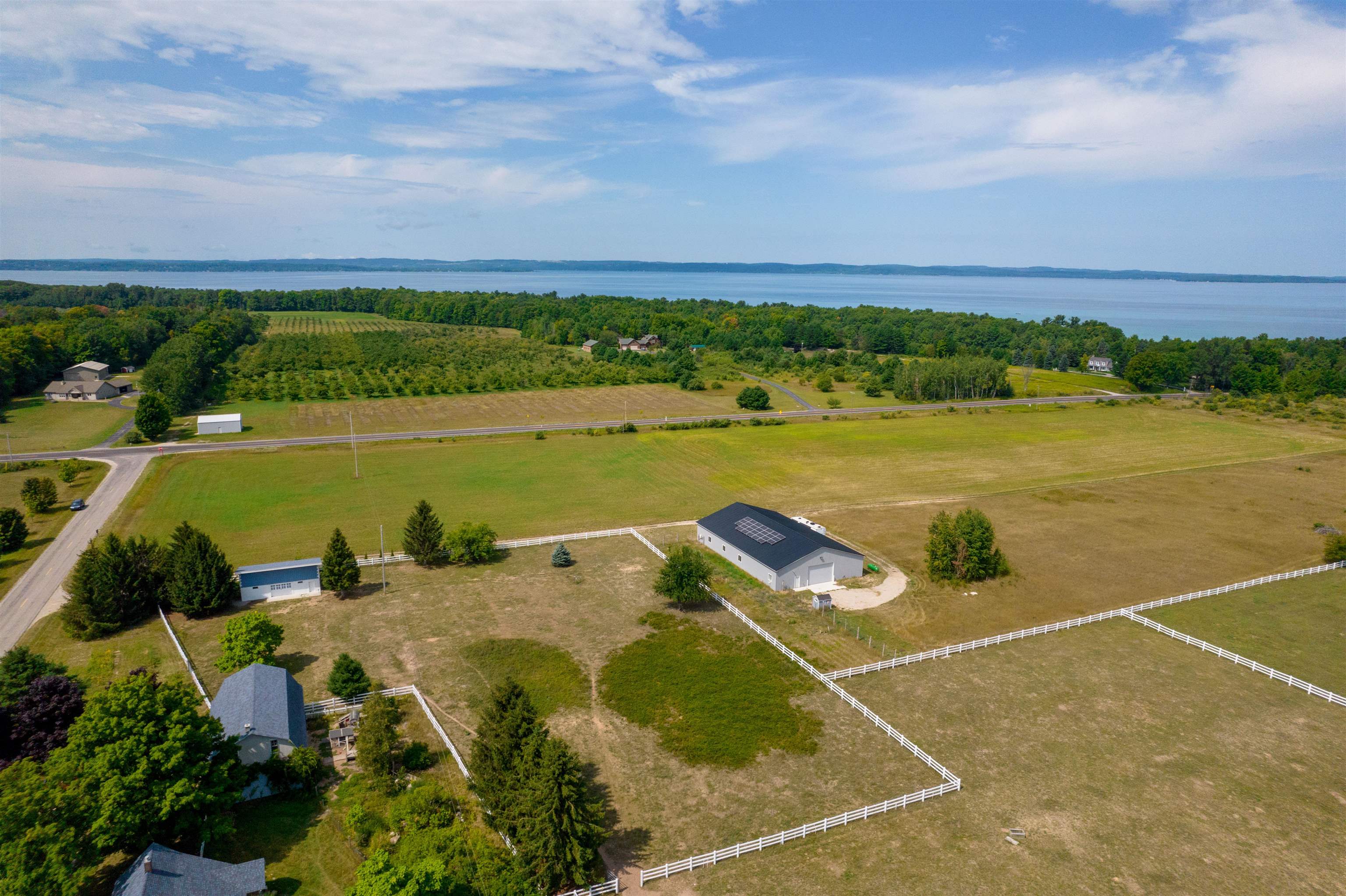 3619 Tompkins Road Traverse City, MI 49686 - Photo 17 of 68