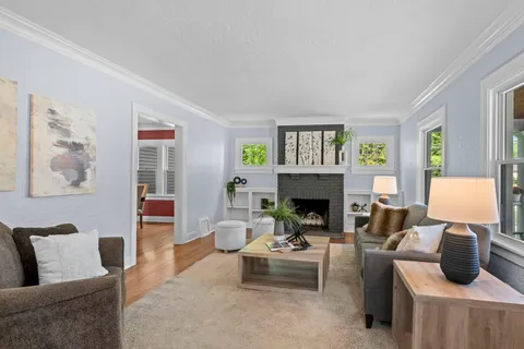 $779,000 | 331 East Russell Street, Barrington, IL 60010