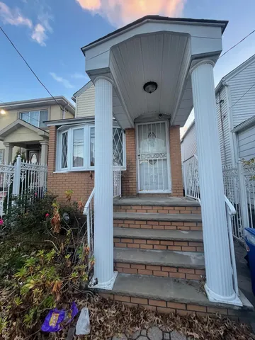 $677,000 | 146-04 130th Avenue | South Jamaica