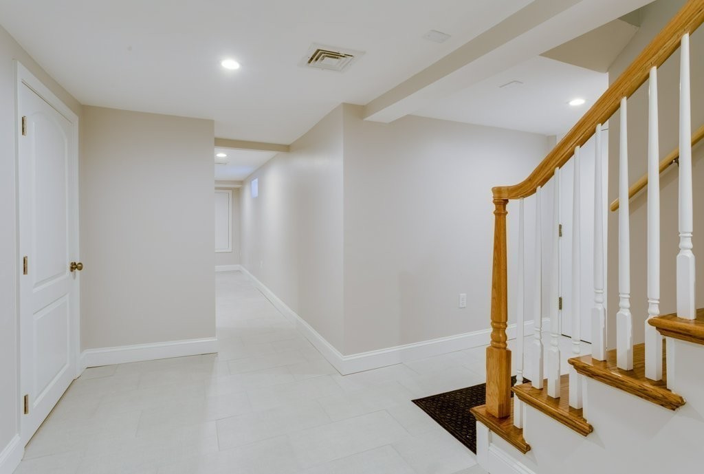 27 Sunset Road Wayland, MA 01778 - Photo 17 of 19 Gallery Image 17