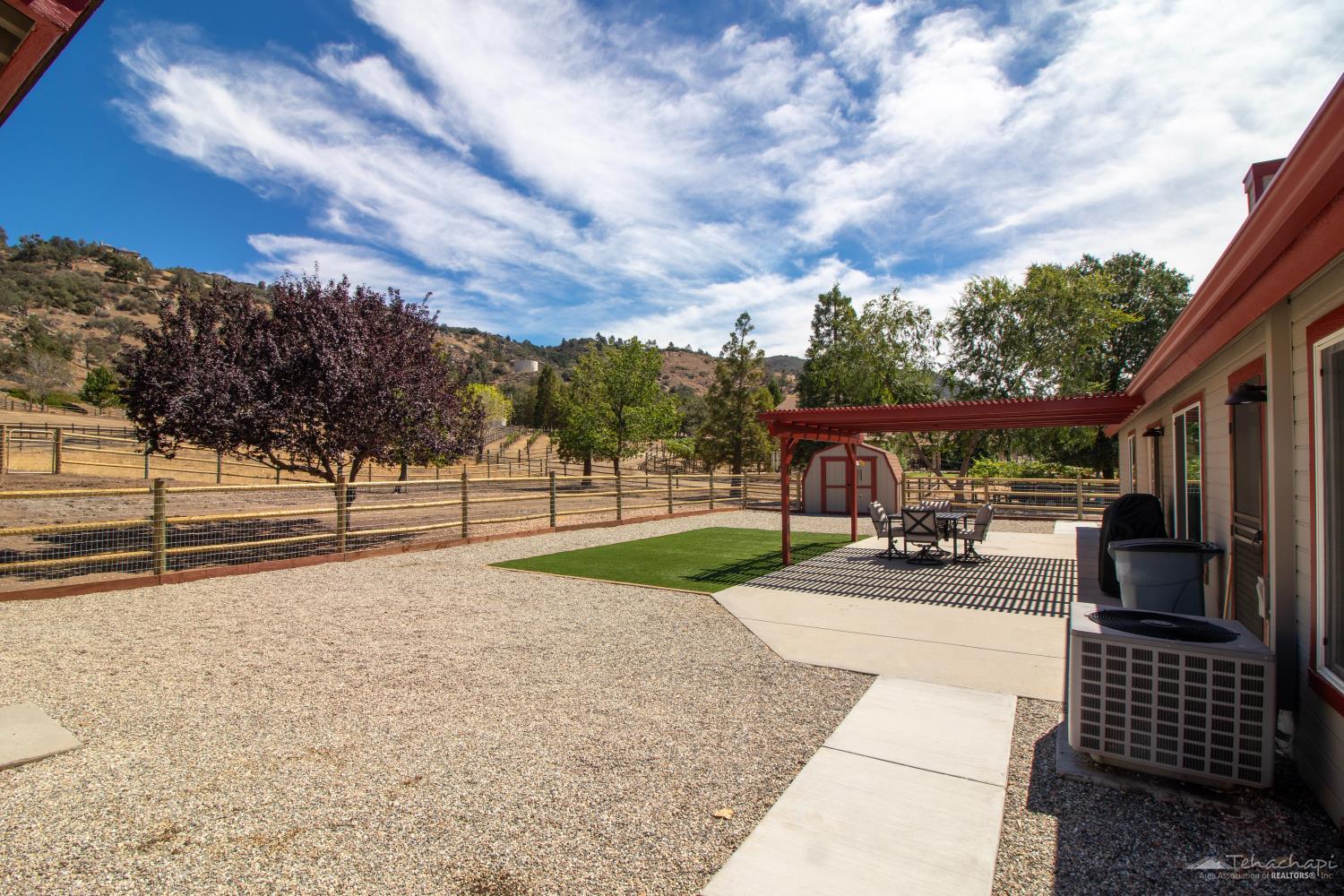 26961 Bear Valley Road Tehachapi, CA 93561 - Photo 33 of 40 Gallery Image 33
