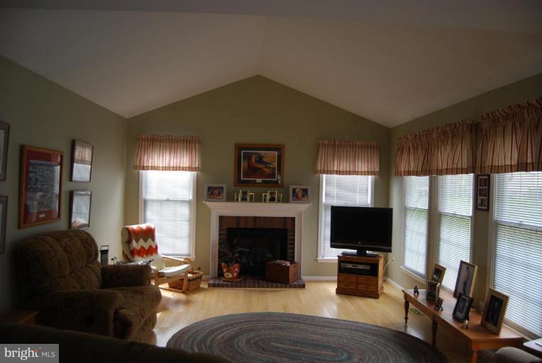 9362 River Crest Road Manassas, VA 20110 - Photo 2 of 23 Family Room