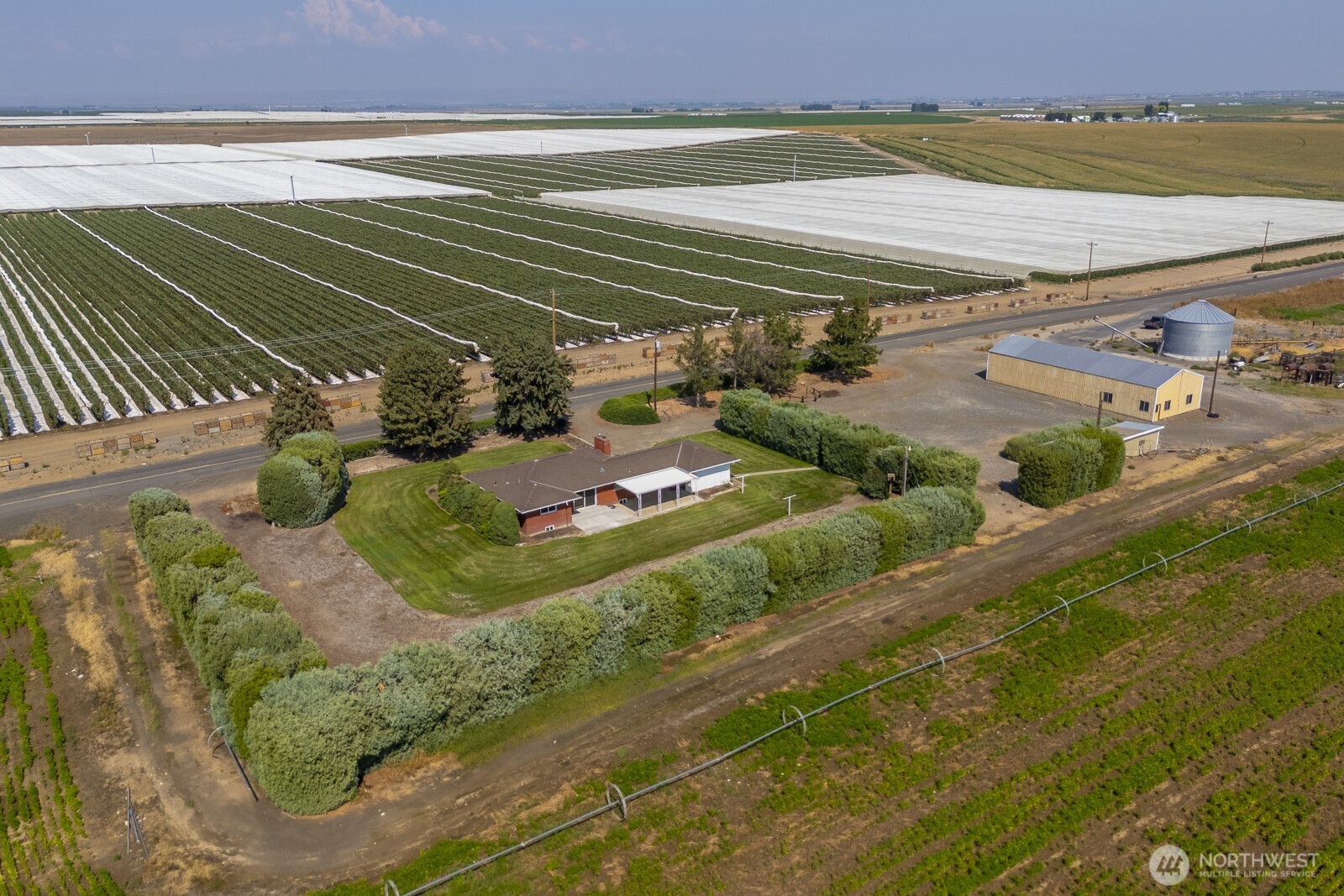 21807 Southwest 1st Road Quincy, WA 98848 - Photo 35 of 40 a view of a backyard of the house