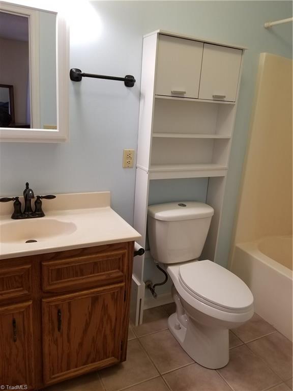 718 Wiley Royal Road Elkin, NC 28621 - Photo 23 of 27 Master bath with full size tub