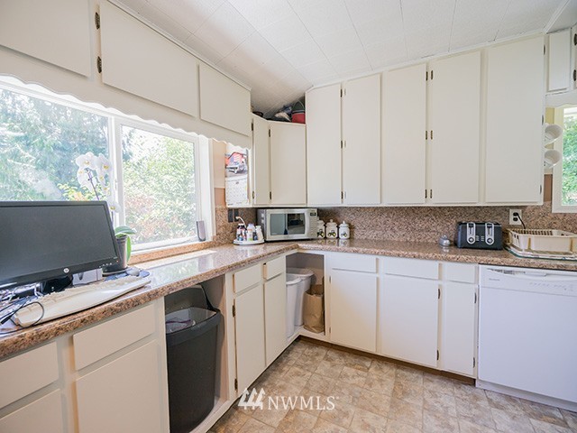 653 Fall Creek Road Longview, WA 98632 - Photo 4 of 25