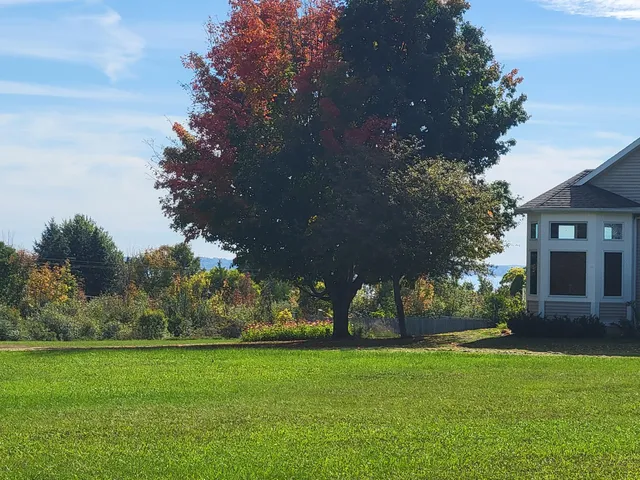 $77,000 | 5178 South Shore View Circle, Suttons Bay, MI 49682