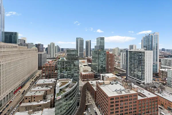 $345,000 | 400 North LaSalle Drive, Unit 2808, Chicago, IL 60654
