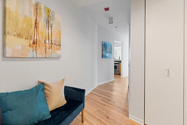 $345,000 | 400 North LaSalle Drive, Unit 2808, Chicago, IL 60654