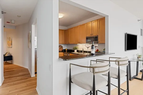 $345,000 | 400 North LaSalle Drive, Unit 2808, Chicago, IL 60654