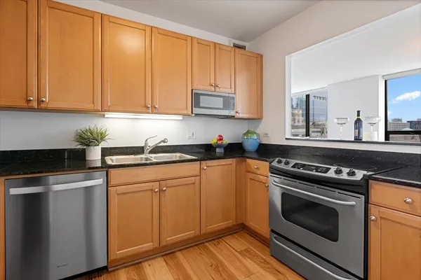 $345,000 | 400 North LaSalle Drive, Unit 2808, Chicago, IL 60654
